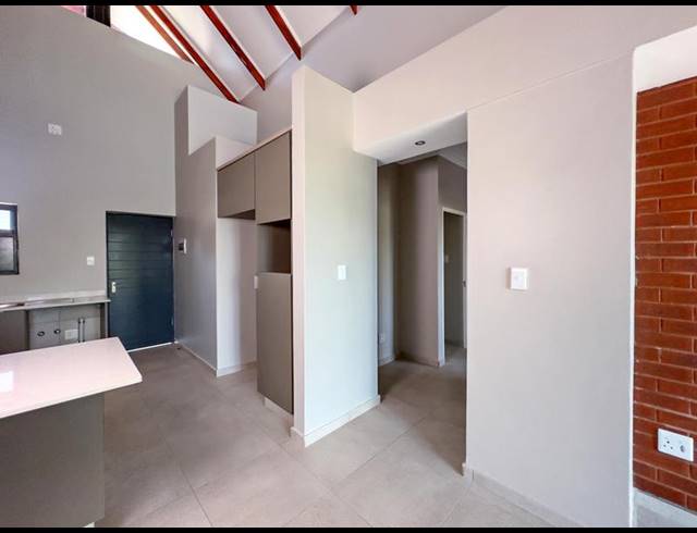 2 BEDROOM APARTMENT FOR SALE IN MENLO PARK